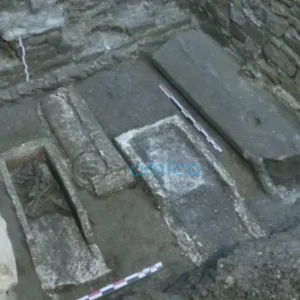 Ancient Burial Vault Discovered at Bottom of Neglected Staircase, Sealed for 400 Years 17